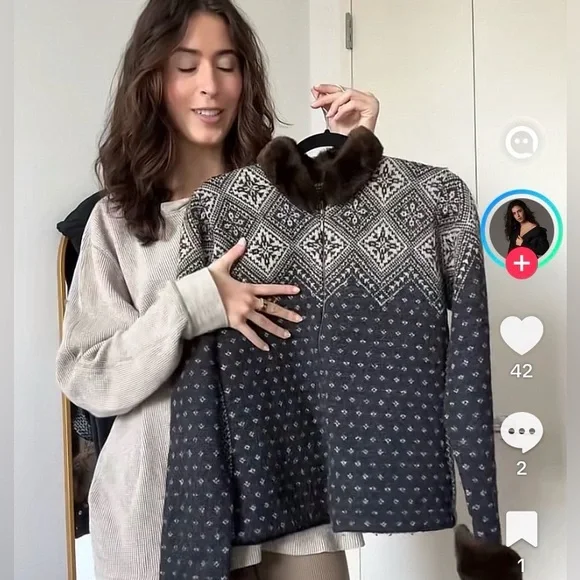 Ralph Lauren Navy and Cream Fair Isle Zip Jacket with Faux Fur Trim - Picture 4 of 16